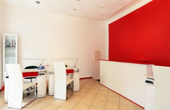 木津川市にあるサロンはネイルケアの施術メニューも充実しております