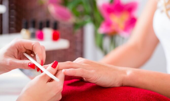 細かいところのネイル